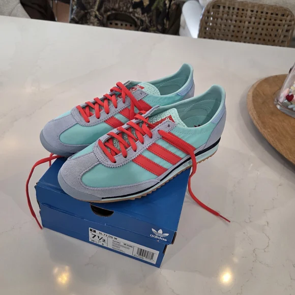 Adidas Teal and Red Sneakers - Picture 1 of 6